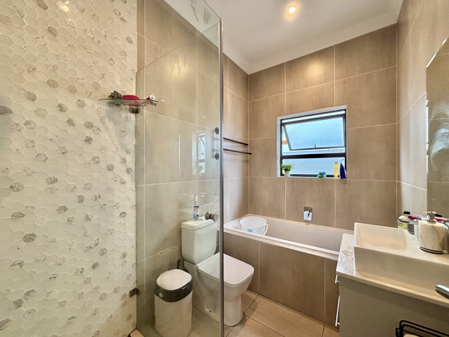 3 Bedroom Property for Sale in Sandown Western Cape